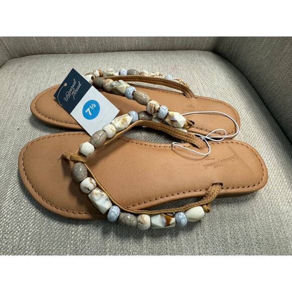 NWT Ladies Universal Thread Tan Cindy Beaded Flip Flops - Size 7.5 - Picture 3 of 4